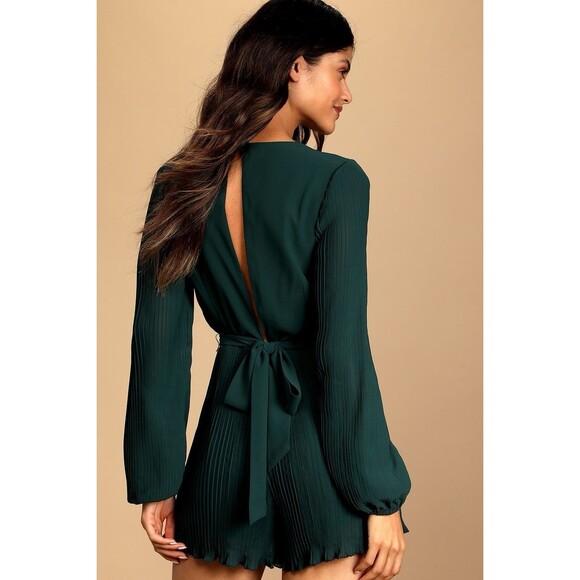 Lulu’s Date Night Vibes Dark Green Pleated Long Sleeve Romper Size Small NWT - Picture 4 of 5